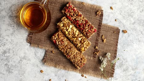 Cereal-bars-with-herb-tea