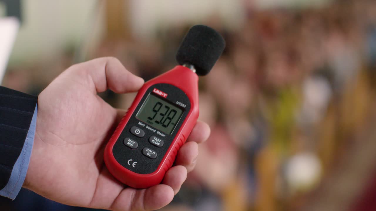 medición del nivel sonoro en una reunión