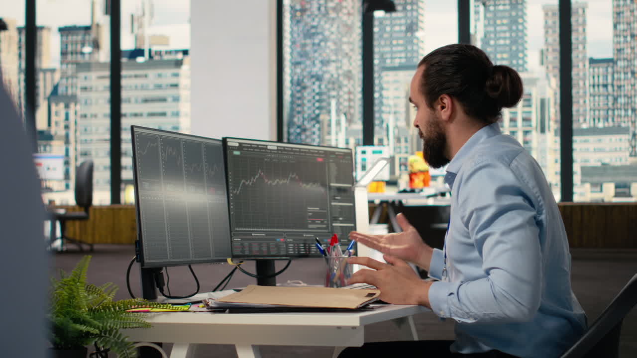 Brokerage company colleagues shocked by Black Swan event shaking global finance