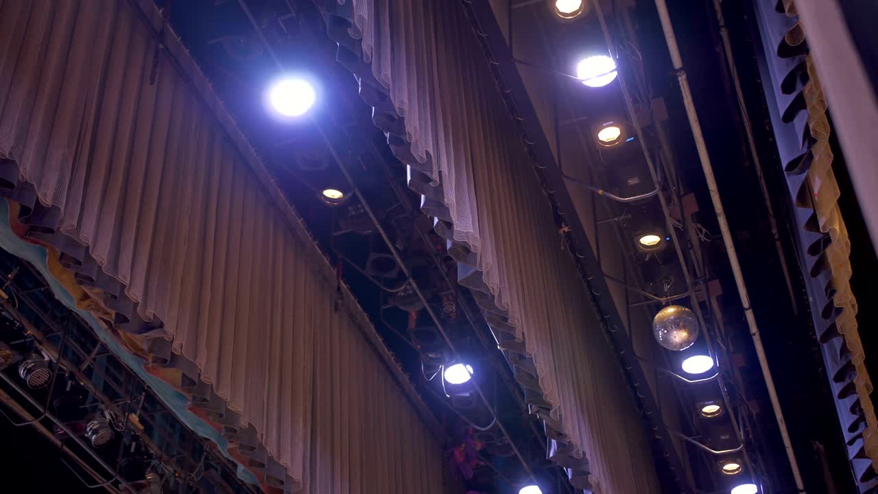 escenas tras bastidores con luces3