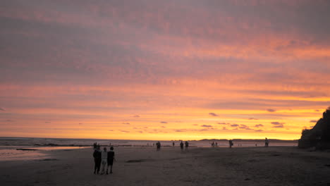 Hermosa-Puesta-De-Sol-En-Una-Playa-Australiana