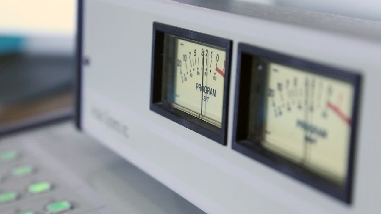 라디오 전문 콘솔에서 uv 미터 이동