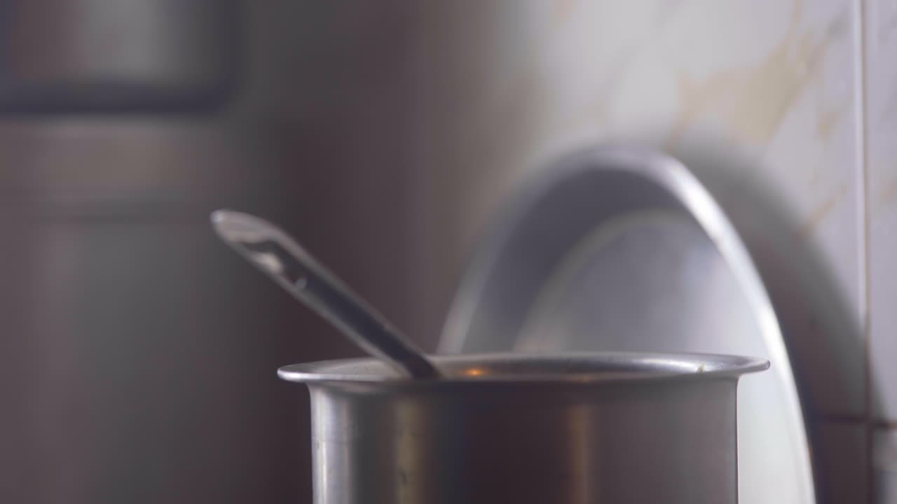 소금을 넣어 인도 달 만들기