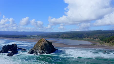 Topocalma-Strand,-Stein-Des-Windes-Litueche-Puertecillo-Matanzas-Windsurfspot-Surfspot