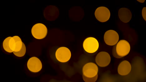luces amarillas parpadeantes guirnalda en el año nuevo
