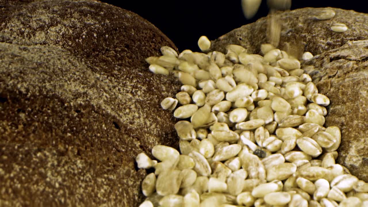 pan de centeno con granos de cebada