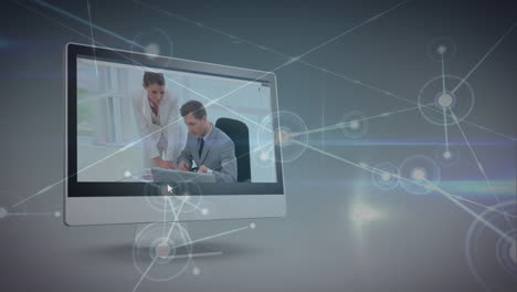 animación de la red de conexiones y senderos de luz contra el procesamiento de datos empresariales en computadora