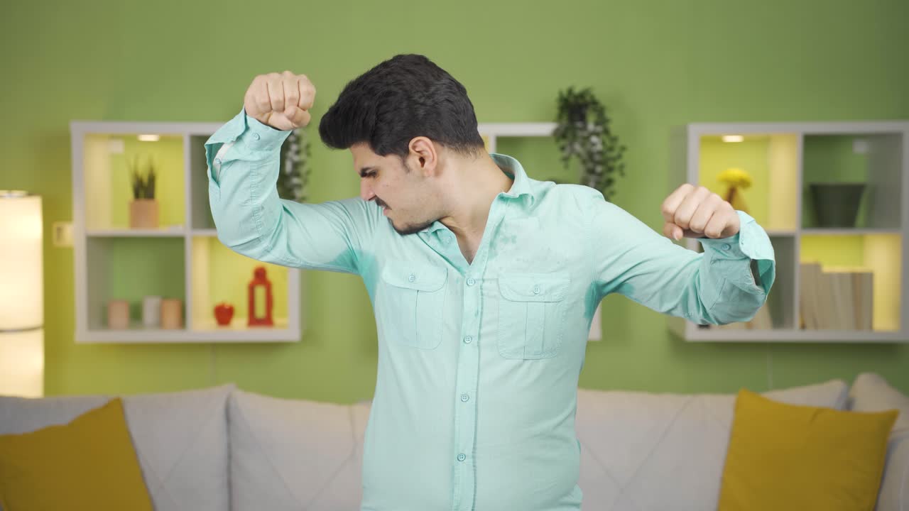 ⁇   ⁇ 새,  ⁇ 이 나는 겨드랑이