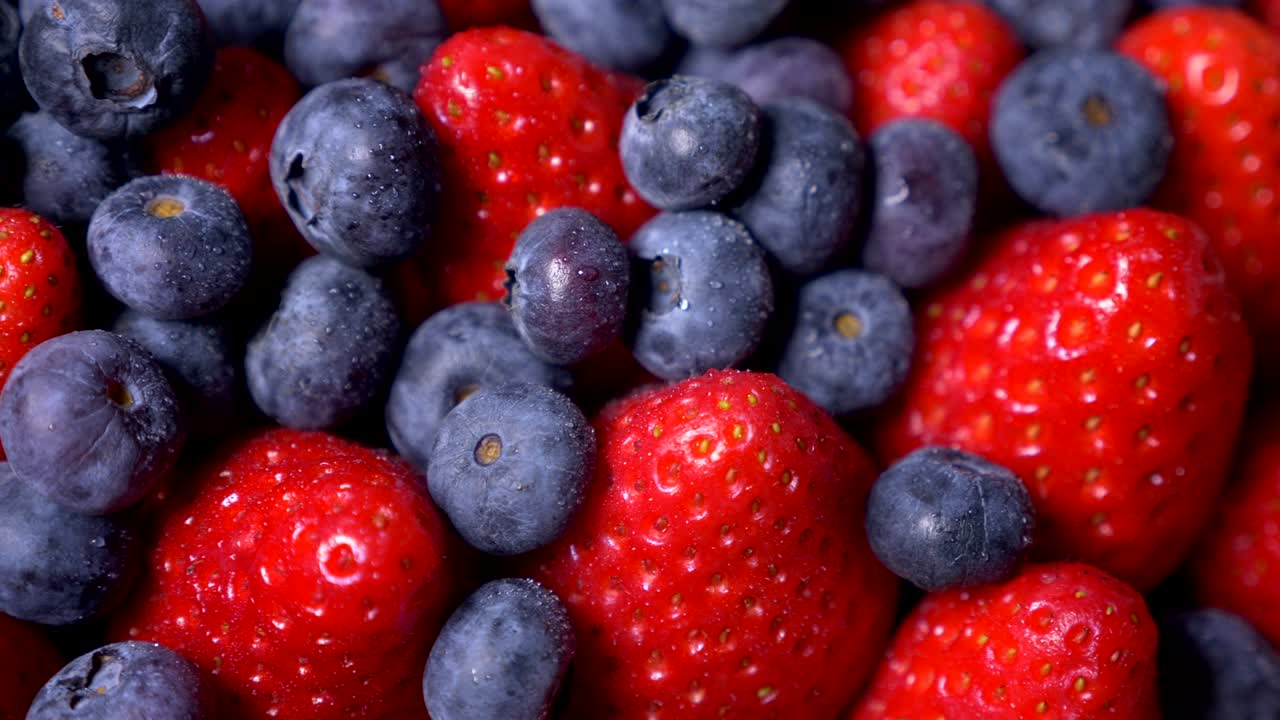 블루베리 와 함께 맛있는 딸기