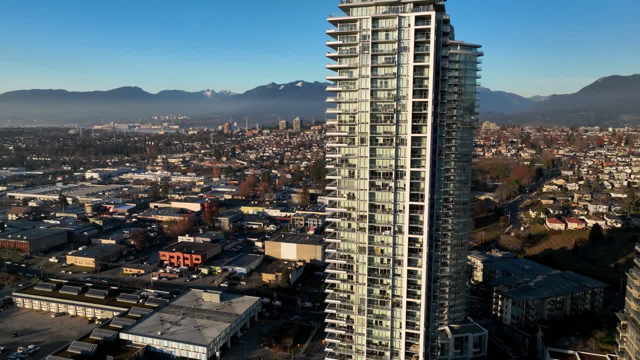 torres de gran altura que proporcionan unidades de vivienda residencial en la ciudad de burnaby en columbia británica, canadá