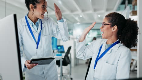 two female scientists in a lab