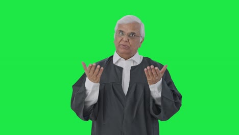 abogado indio presentando su caso en la corte pantalla verde