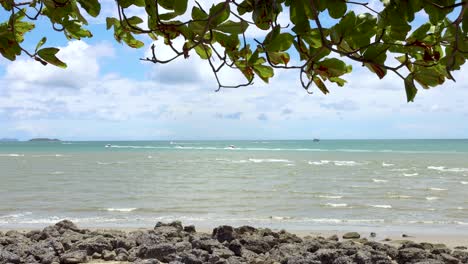 la hermosa playa de pattaya en un día despejado, pattaya, chonburi, tailandia, 3 de junio de 2022.