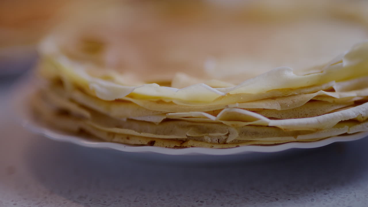 свежие выпеченные блинчики