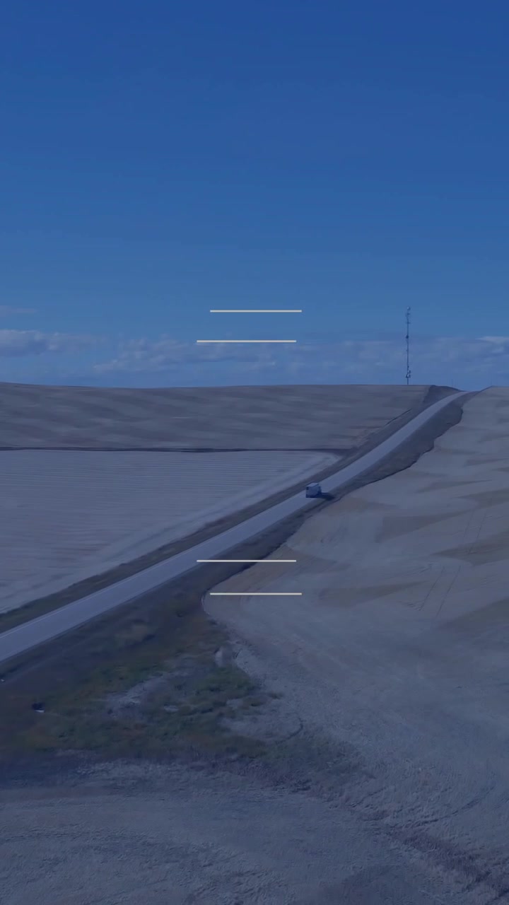 Vertical video: Circular HUD fading in updating numbers, rotating ring showing progress over dunes