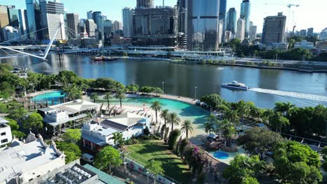 toma de drones de la playa y los parques de la orilla sur de la ciudad de brisbane