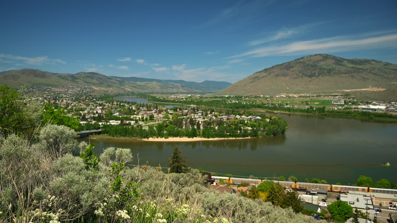 Sunlit Splendor: Timelapse Showcase of Kamloops' Idyllic Panoramic Views