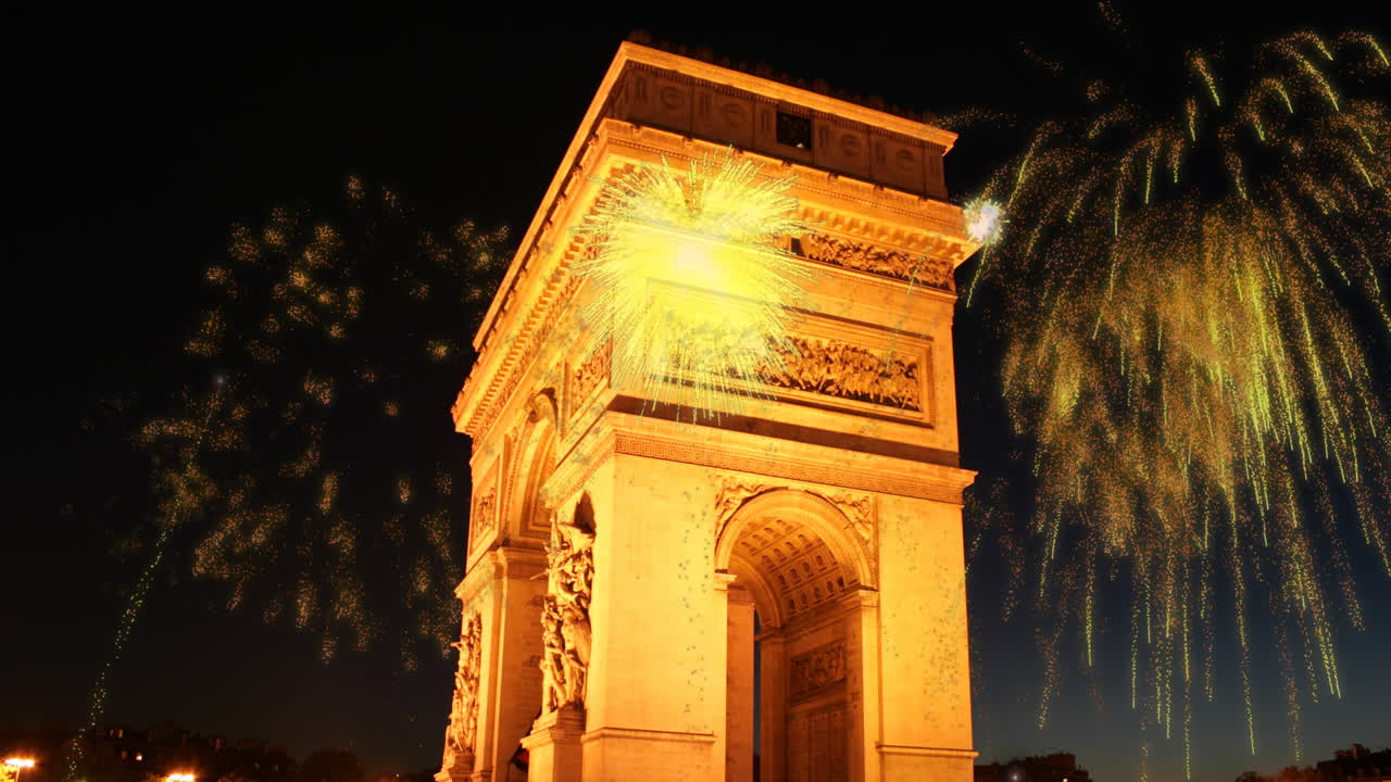 프랑스 의 조명 된 랜드마크 위 에 불꽃놀이 의 애니메이션