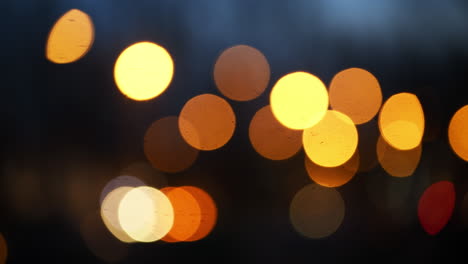 Verschwommener-Bokeh-Hintergrund,-Ampel-In-Der-Nacht