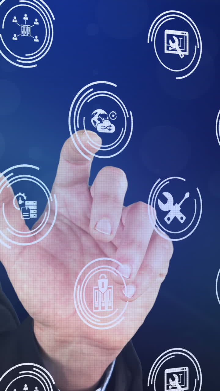 hombre de negocios tocando la pantalla de la interfaz digital virtual