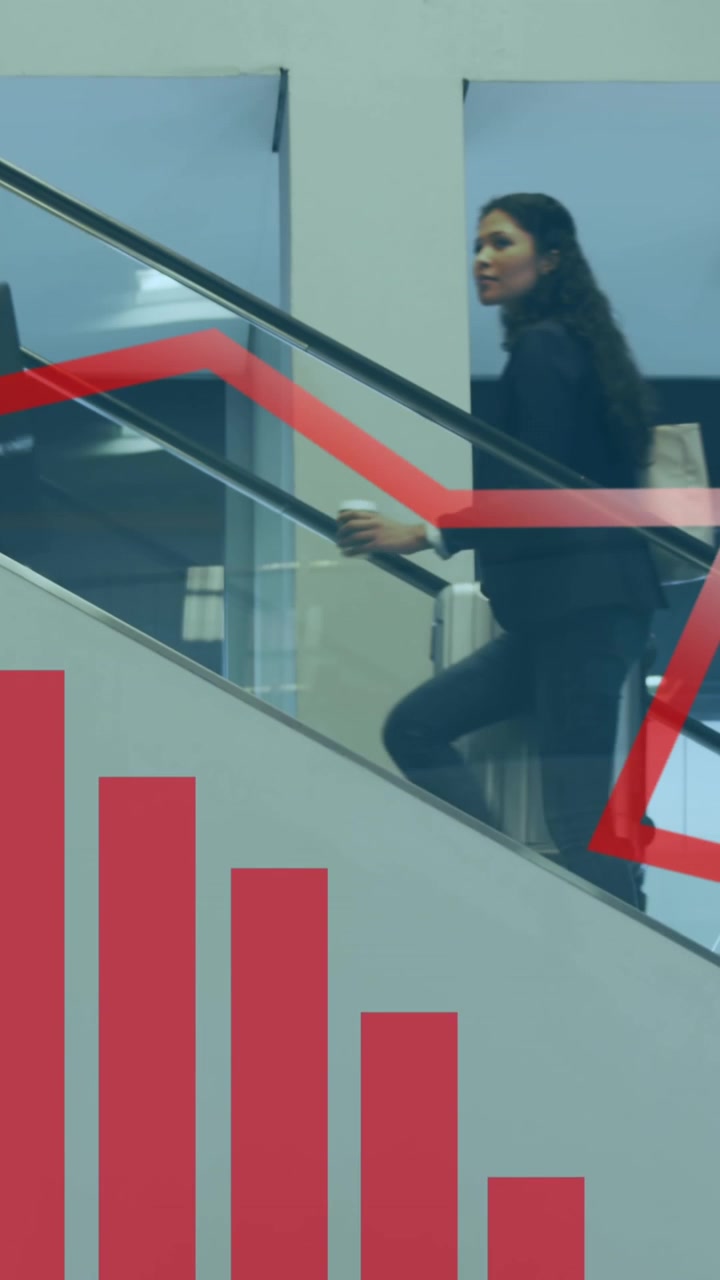 Animación de procesamiento de datos estadísticos sobre diversos empresarios subiendo escaleras en una oficina