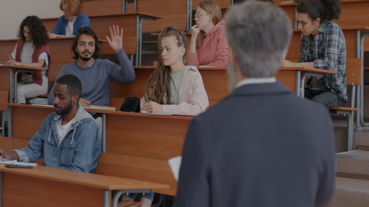 лекция в классе