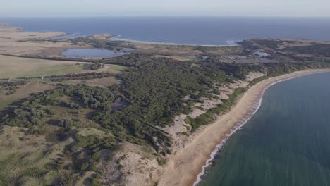 Scenic-Landscape-Of-Phillip-Island-In-Victoria,-Australia---aerial-shot