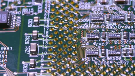 追蹤 pcb 上的元素