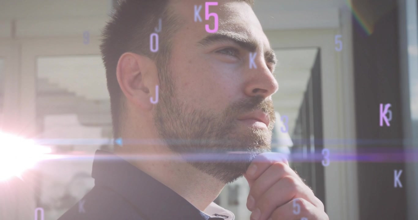 Luce solare che irrompe attraverso il vetro, avviando dati tecnologici fluttuanti che si muovono intorno a un uomo in cerca di un'intuizione