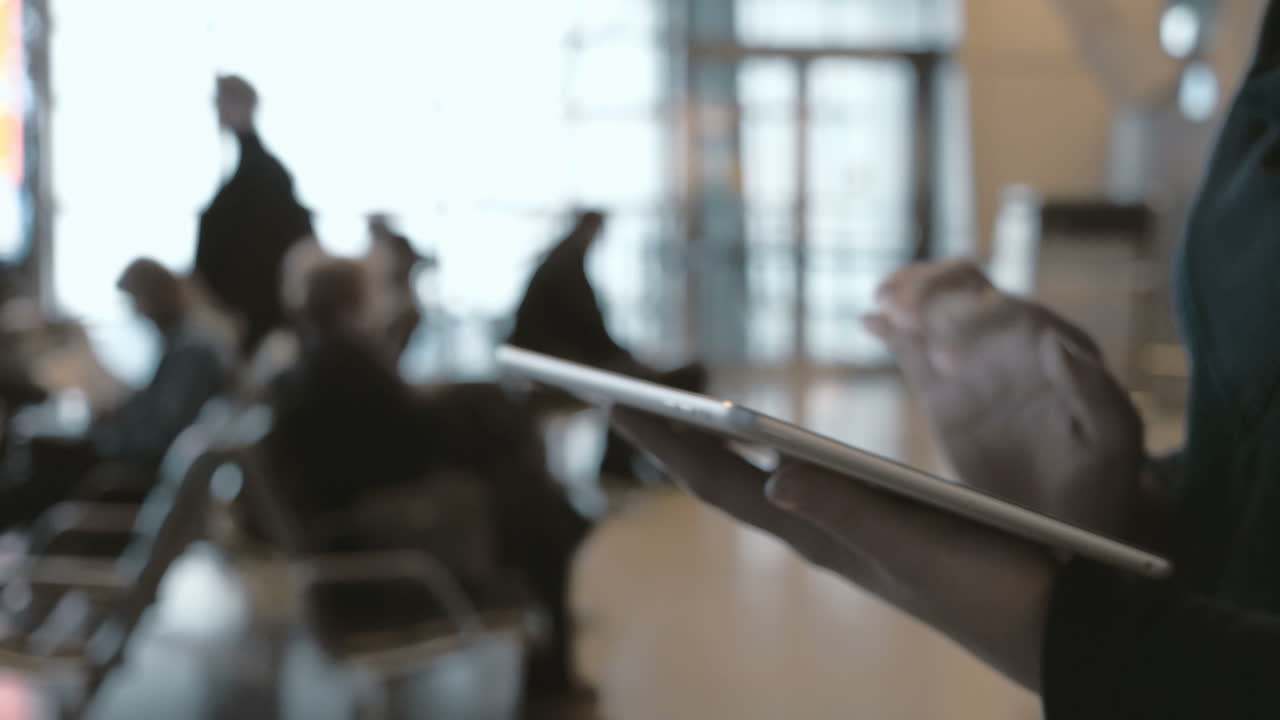 터치 패드로 기다리는 것은 그리 지루하지 않습니다.