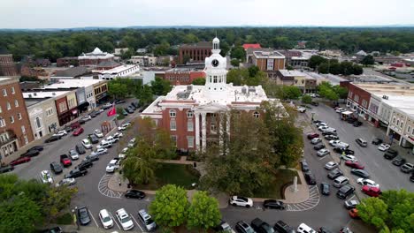 aerial pullout of rutherford county courthouse in murfreesboro tennessee