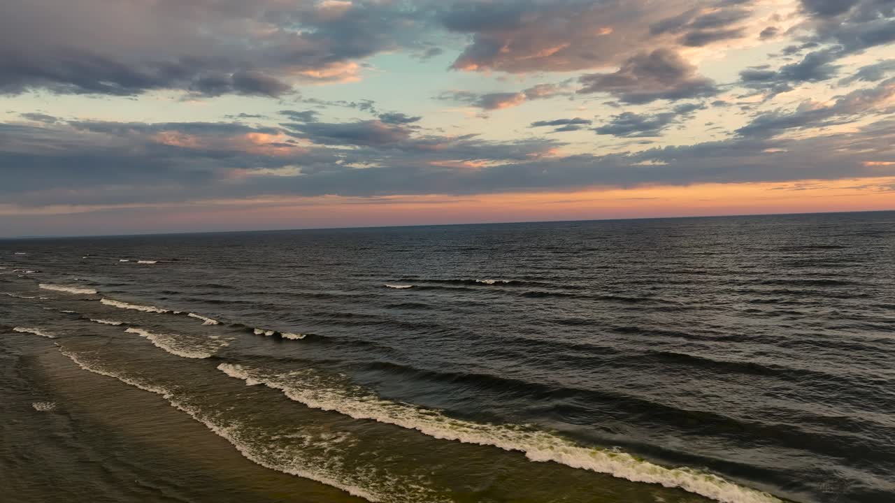 Vibrazioni della panoramica a causa di forti raffiche di vento sul drone