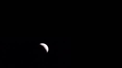 Lunar-eclipse-in-Mexico-City-on-May-15,-2022
