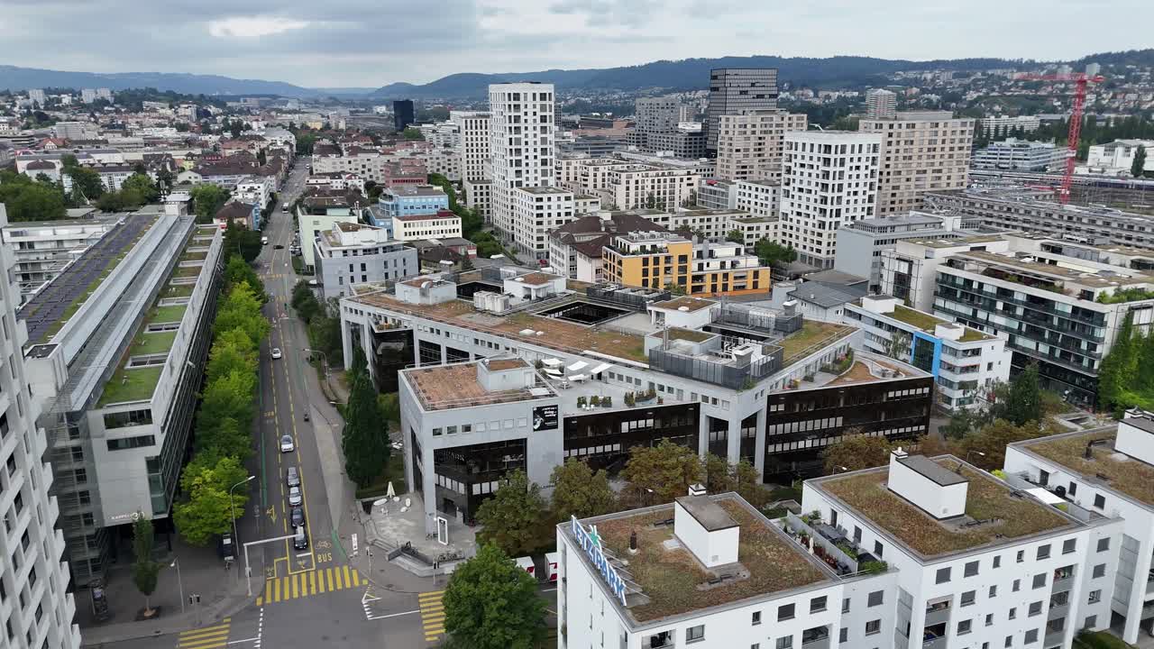 barrio suizo de diseño moderno con apartamentos caros en la ciudad de zúrich, suiza
