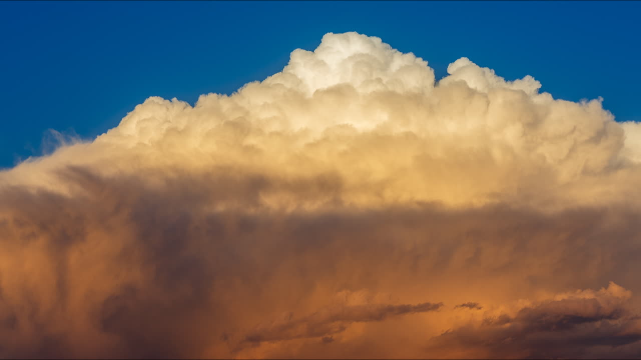Majestic Cloud Formation