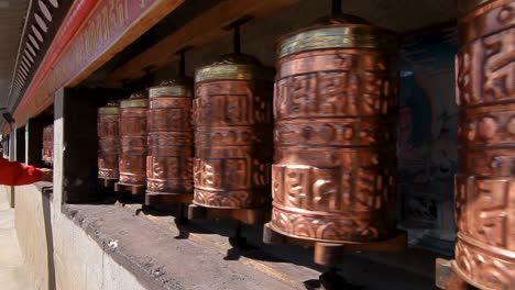 Buddhistischer-Tempel-In-Nepal-In-Den-Bergen