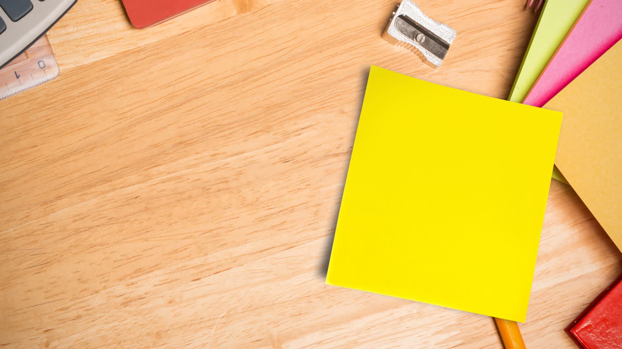 Animation of memo note with copy space on desk