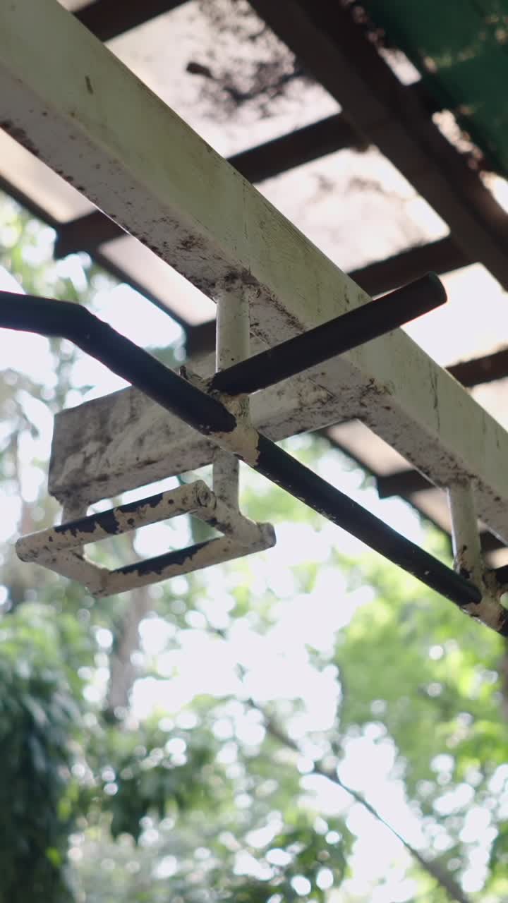 Outdoor Pull-Up Bar
