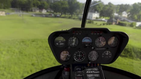 Innenansicht-Von-Der-Hubschrauberlandung-Auf-Einem-Feld