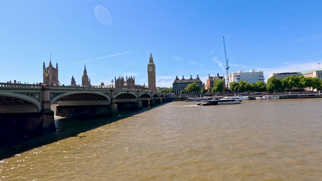 빅 벤 과 강 의 경치