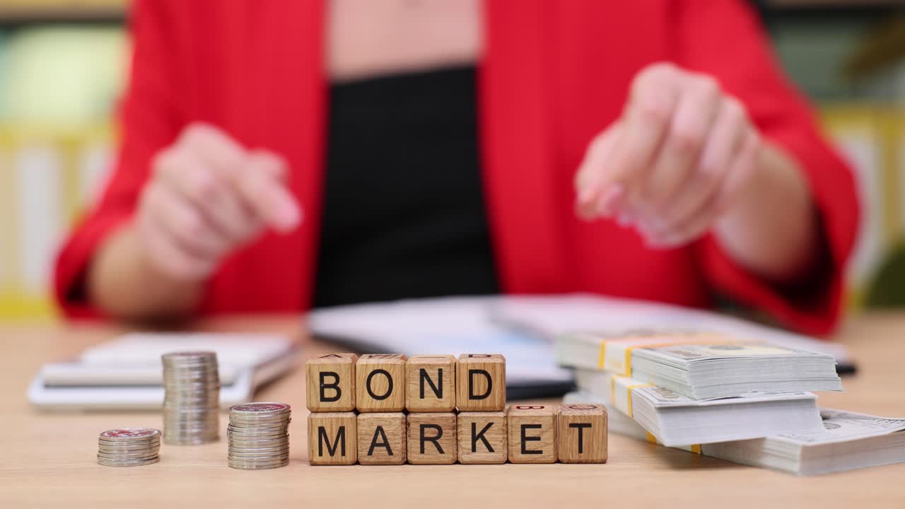 Understanding the Bond Market: Investments and Savings