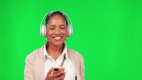 Business-woman,-phone-and-headphones-on-green