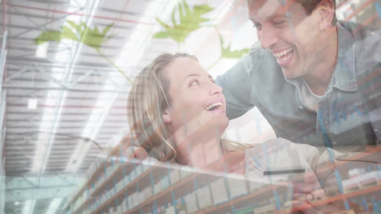 кавказская пара в социальном дистанцировании покупает онлайн дома