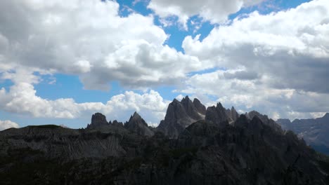 Zeitraffer-Nationalpark-Drei-Zinnen-In-Den-Dolomiten.-Wunderschöne-Natur-Italiens.