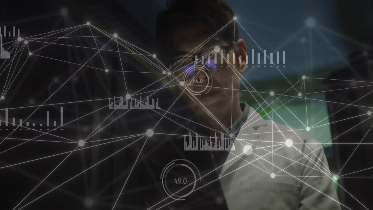 animación de la red de conexiones con más de una mujer de negocios caucásica por servidores