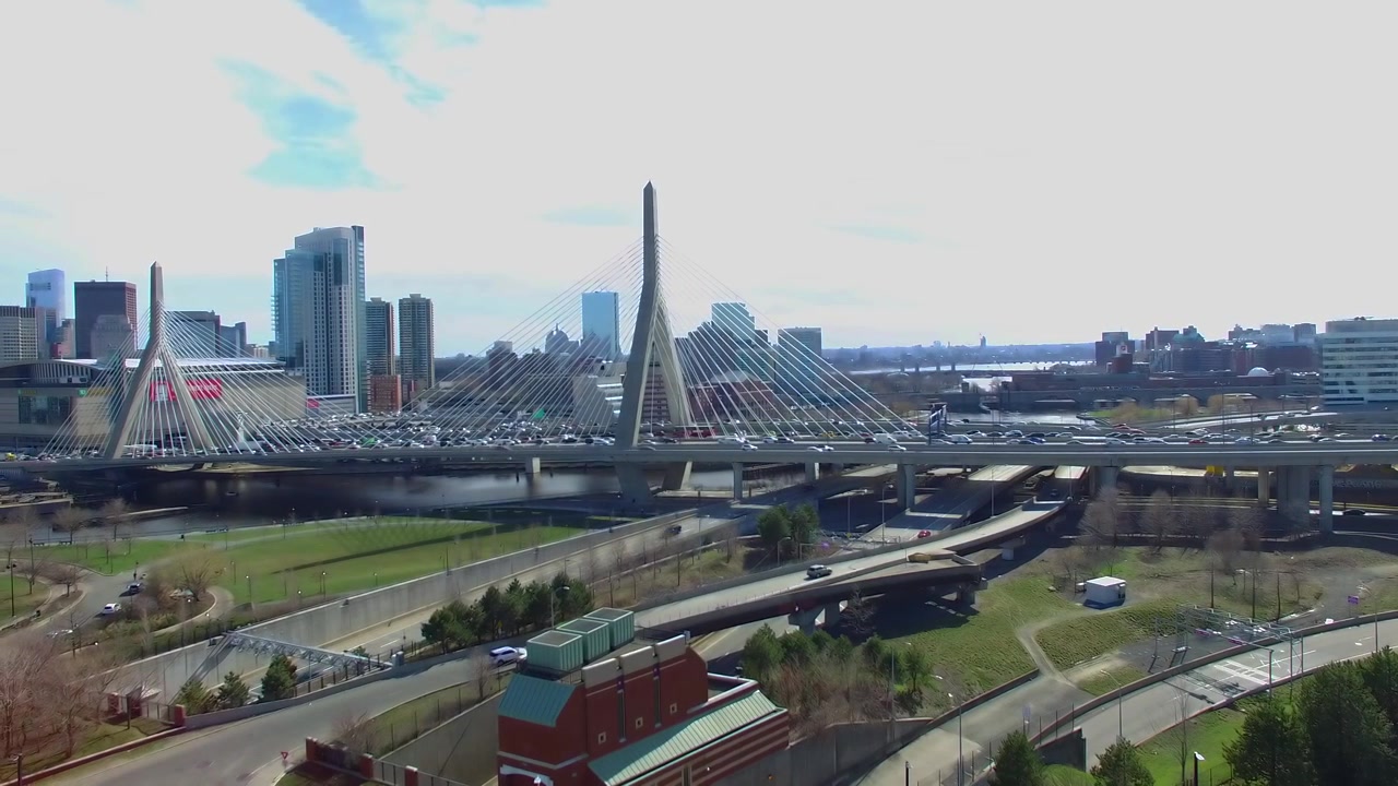 Il ponte del Big Dig di Boston durante l'ora di punta del traffico
