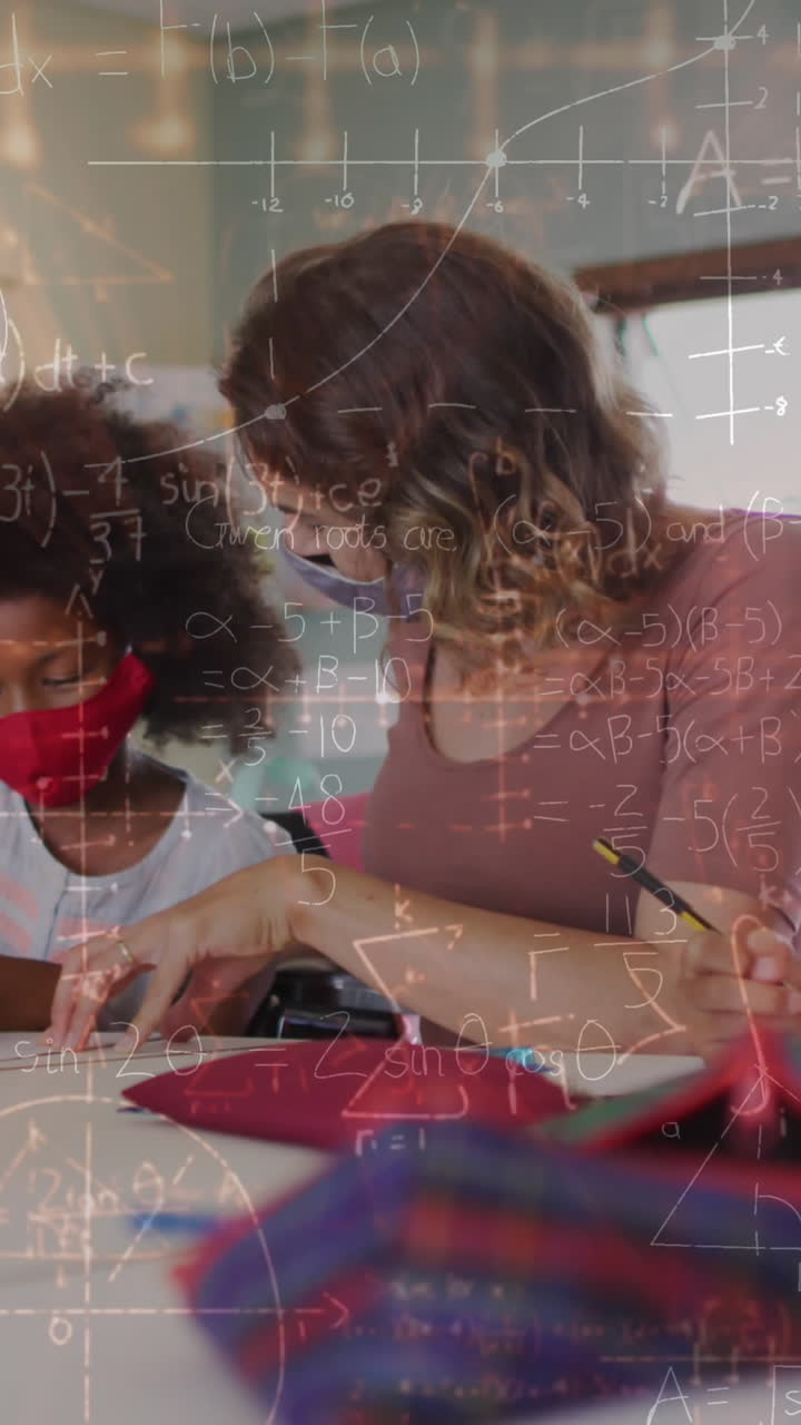 animación de ecuaciones matemáticas sobre diversos escolares y maestros que usan máscaras faciales