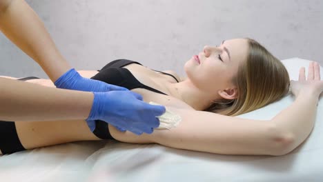Underarm waxing procedure