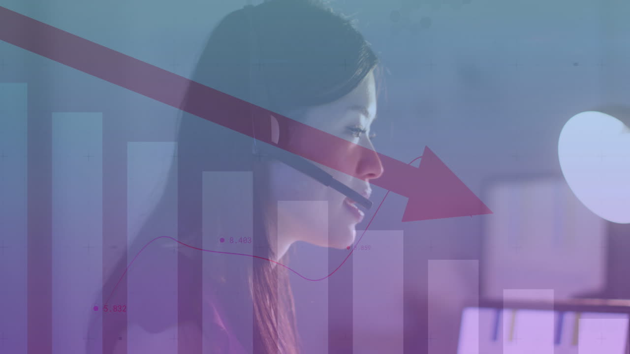 사무실에서 일하는 두 인종의 사업가에 대한 데이터 처리 애니메이션