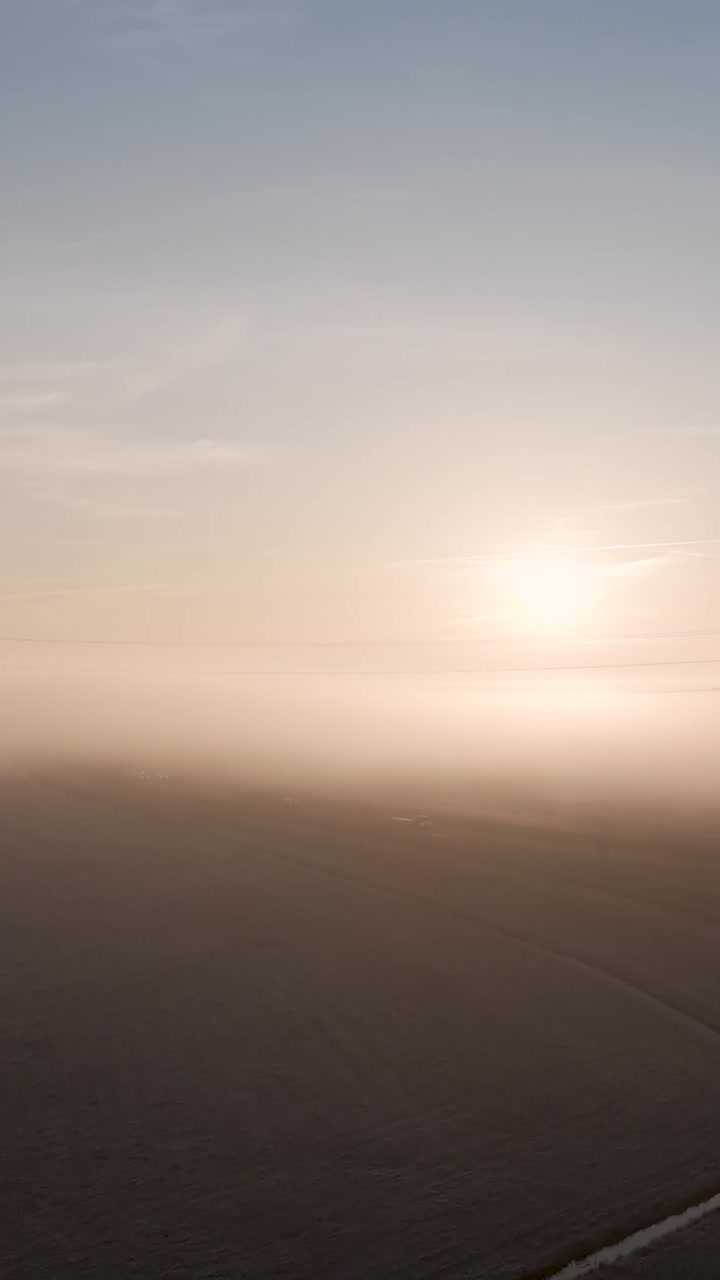 paisaje de amanecer brumoso